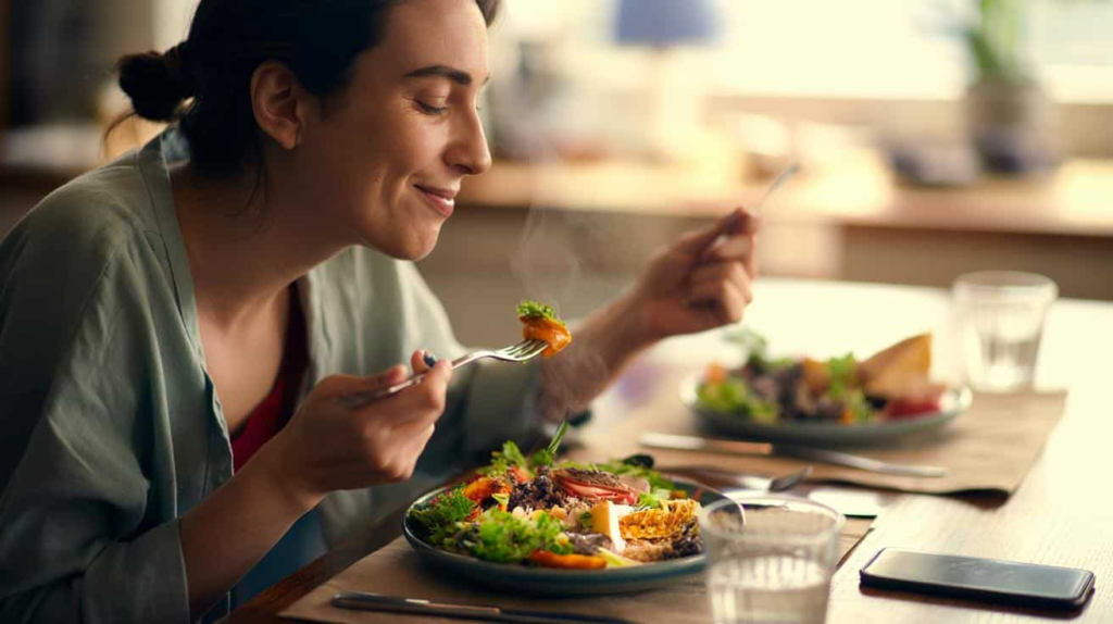 Food Habits That Support Natural Daily Energy - blogs.myhealthlogy.com